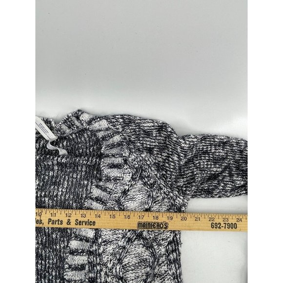 Aeropostale Women's Long Sleeve Gray Drape Front Knit Sweater Size Medium - Picture 11 of 13